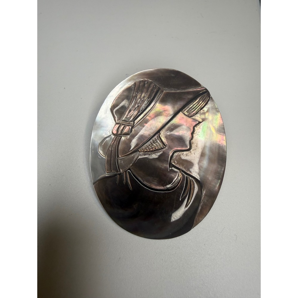 Carved‎ Black Lip Mother of Pearl Shell Cameo Brooch Pendant Woman in Hat 2in